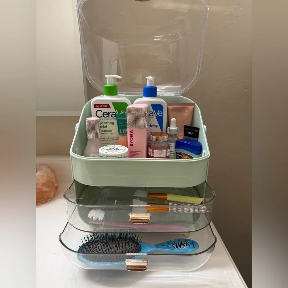 Multi-Compartment Mint-colored Makeup Organizer